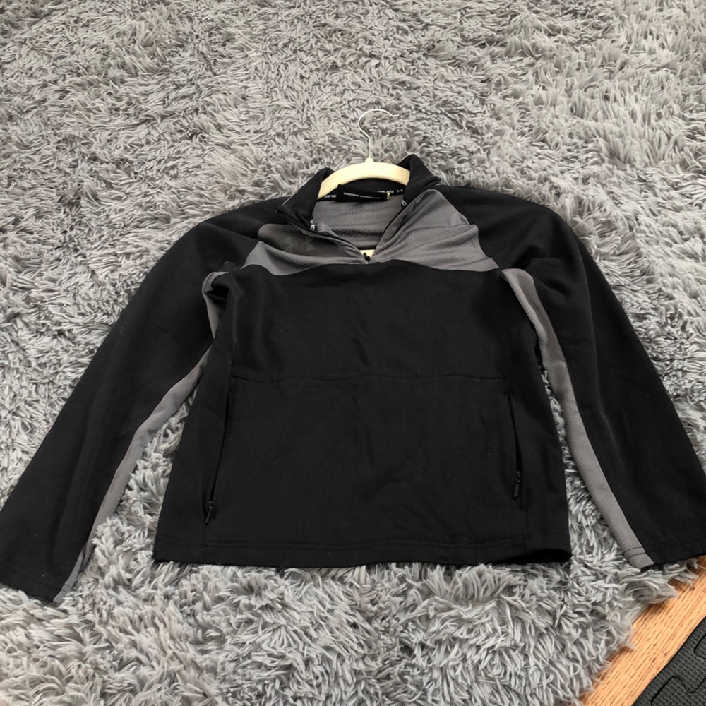 Under Armour boys pullover